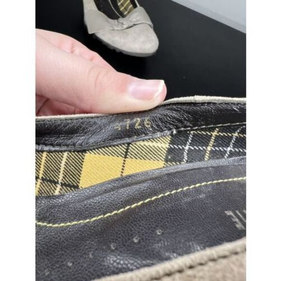 Vic Matie Tan Suede Pumps Heels With Bow Women’s Size US 6.5 EU 36.5 Shoes - Picture 11 of 12